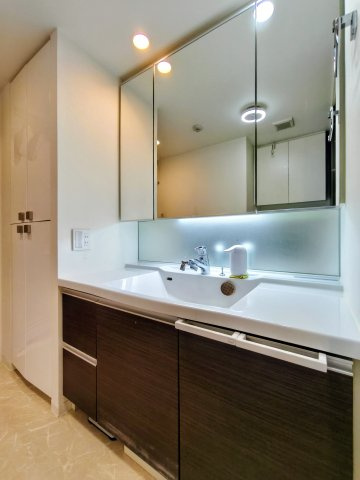 【独立洗面台】