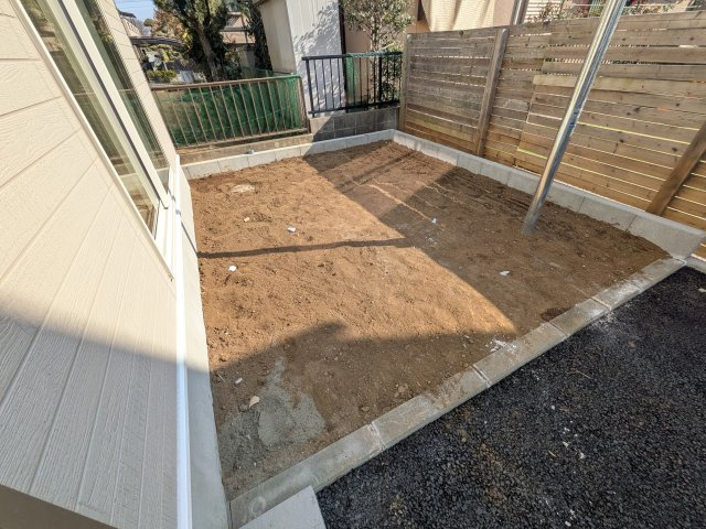 守谷市薬師台　第14　新築戸建　2号棟の庭|日当たりや広さを現地で体感してください。理想のガーデニングや家庭菜園を始めてみませんか。