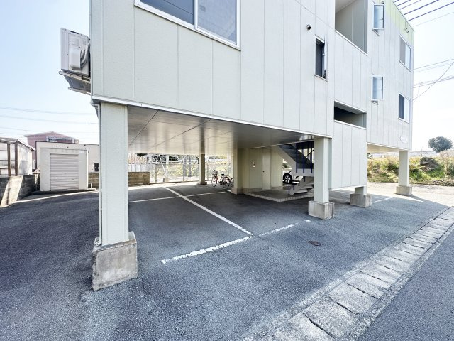 プチ・ハウスの駐車場