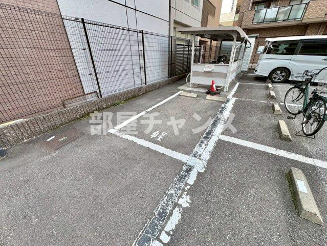 ヴィオレット泉の駐車場