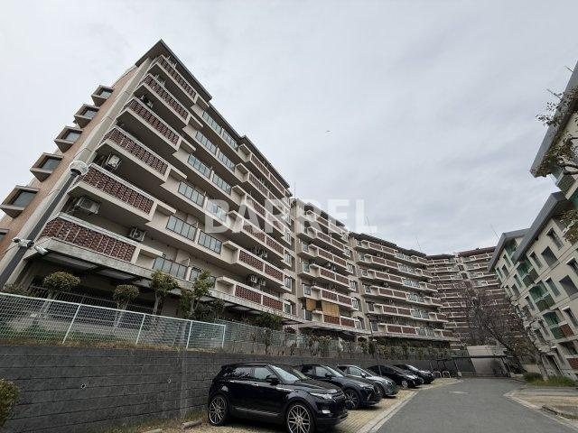 豊中野畑住宅4号棟の外観