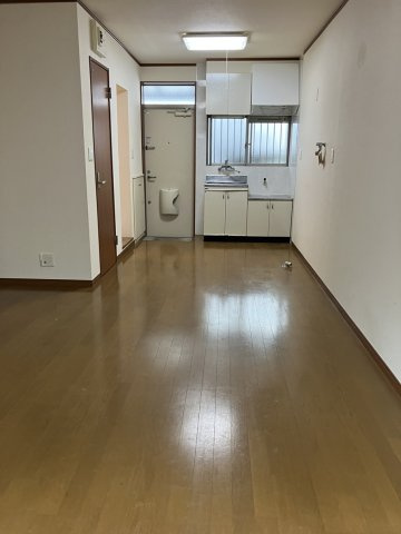 三鷹市大沢６丁目のアパートの居間・リビング