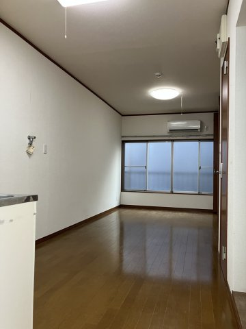 三鷹市大沢６丁目のアパートの居間・リビング