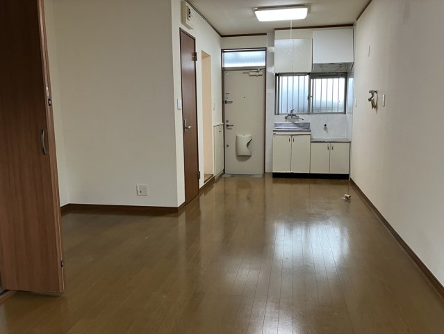三鷹市大沢６丁目のアパートの居間・リビング