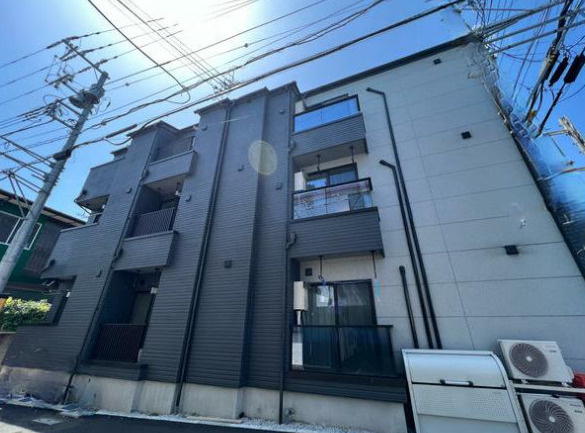 府中市西府町２丁目のアパートの外観