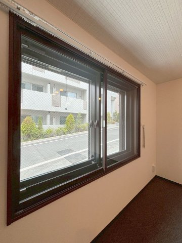 「防音マンション」スカイラシクラス田園調布の設備|防音室の窓も3重サッシ仕様になります！