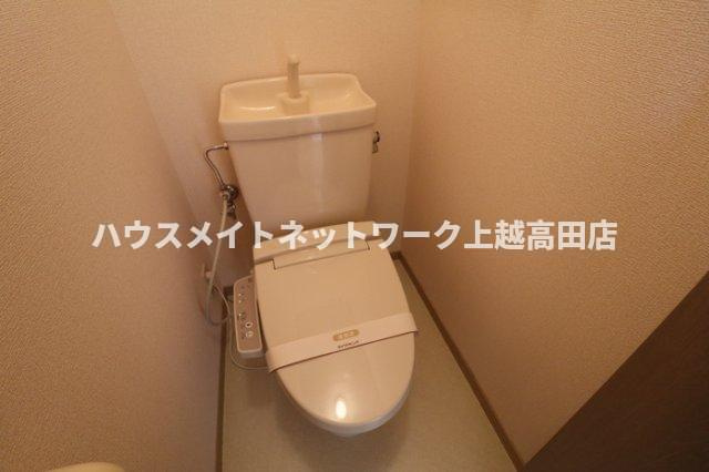 ヴィラ･ベルデベル Ａのトイレ|温水洗浄便座