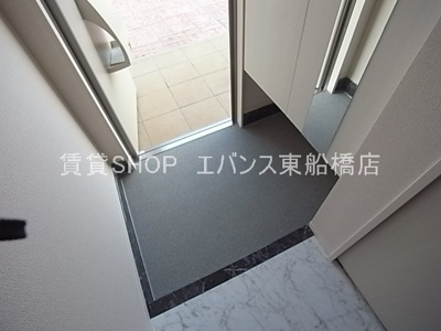 【玄関】 | テラス丘の上A