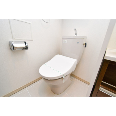 【トイレ】 | アーデン堺筋本町 | ゆったりとした空間のトイレです