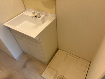 【洗面所】 | エンプレス上本町 | 明るい洗面所です