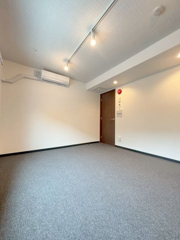 「防音マンション」スカイラシクラス田園調布の寝室|Bluetooth仕様のスピーカーも付いています。接続すればすぐにでも使用可能です。