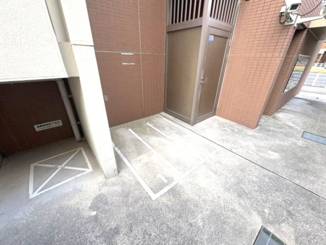 ベルフェリーク新神戸のエントランス