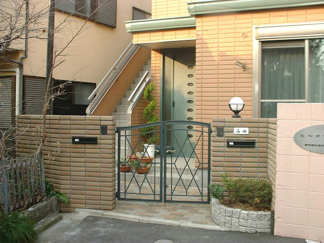 メゾン山田のエントランス