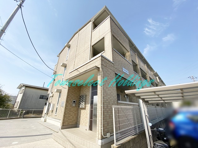 藤沢市高倉のアパートの外観