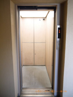 【その他共用部分】 | 勿論エレベーターが備え付けられています。