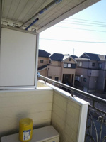バルコニーの屋根。洗濯物雨よけ