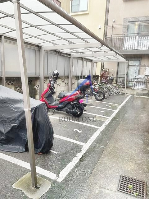 シャトー・ド・シャトンのその他共用部分|駐輪場です。