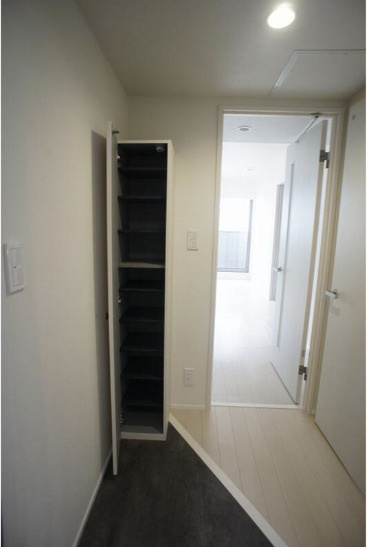 ポルトボヌールの玄関