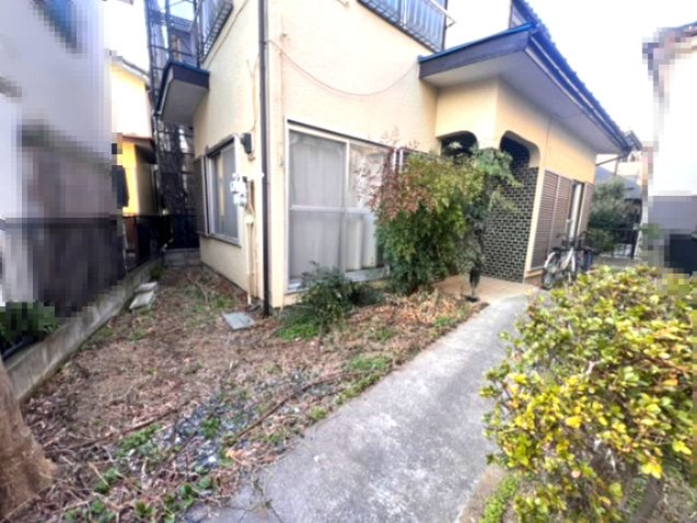 さいたま市見沼区　中古戸建　レトロな趣を楽しむ戸建て｜DIY・リノベ向き物件の庭|お庭です