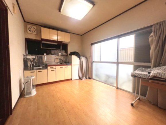 さいたま市見沼区　中古戸建　レトロな趣を楽しむ戸建て｜DIY・リノベ向き物件のキッチン