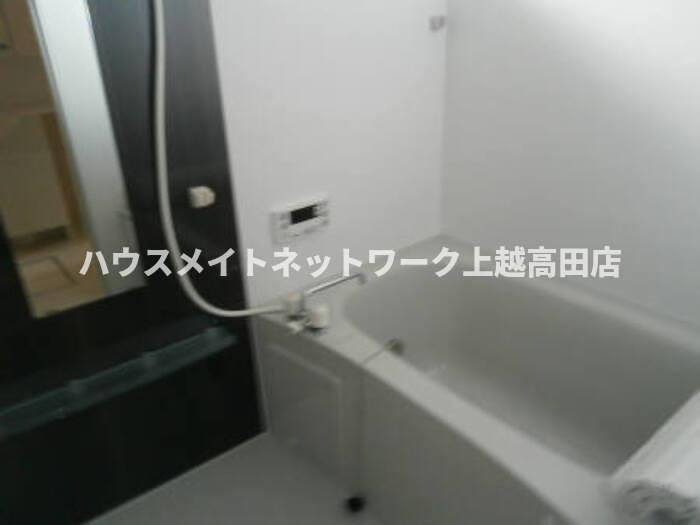 ボナール クレストの浴室|追焚機能付・１坪バス