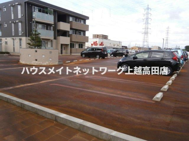 ボナール クレストの展望|駐車場