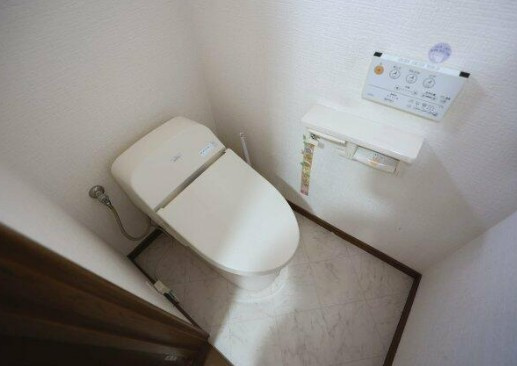 【中古】入間郡毛呂山町西戸中古住宅のトイレ|タンクレストイレです！