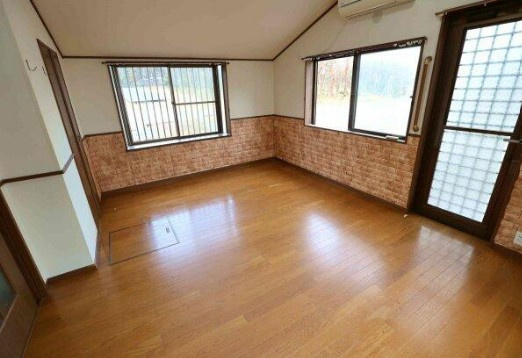 【中古】入間郡毛呂山町西戸中古住宅の洋室|1F 9.5帖洋室です☆