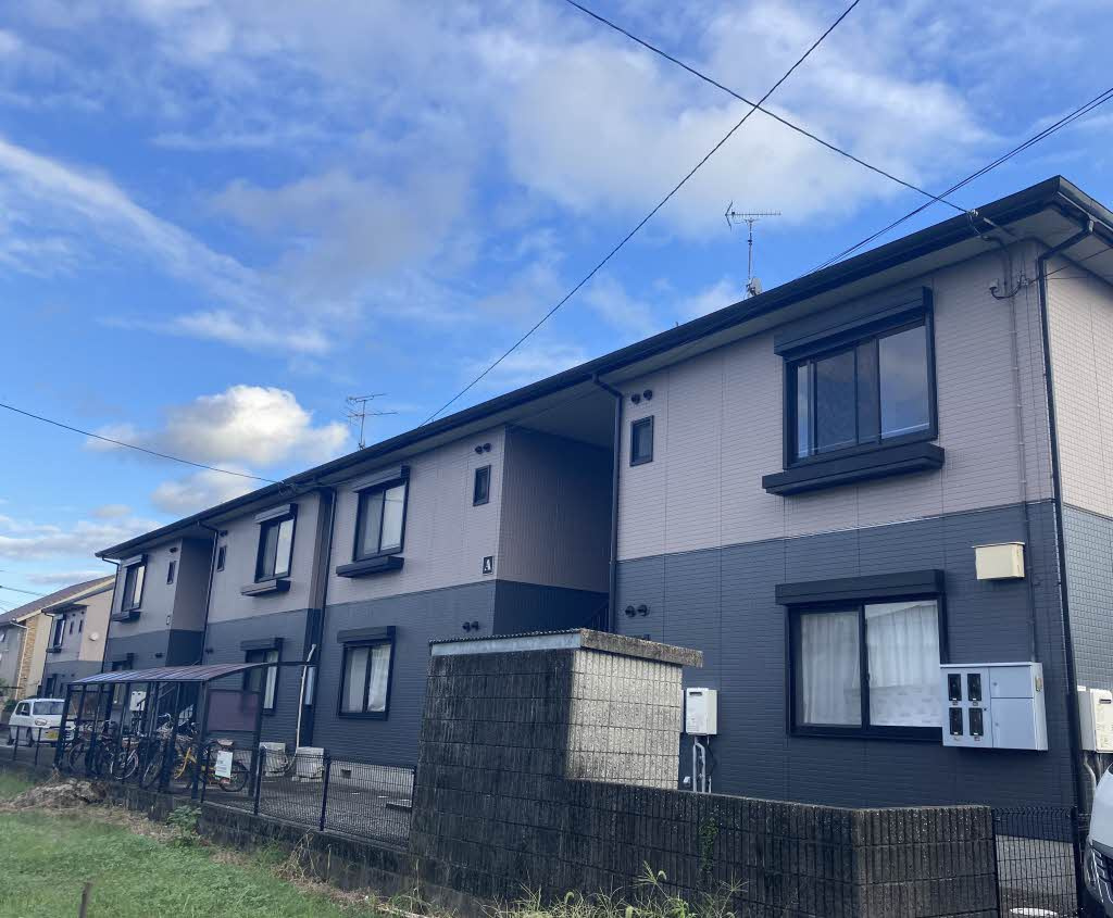 ハイツ足達 B棟の外観