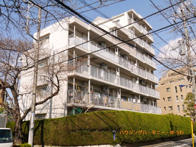 【外観】 | ハイラーク新赤羽 | 穏やかな風と陽光を導き、プライバシーに配慮された設計プランを採用し、居住性を一段と心地よいものにしています。