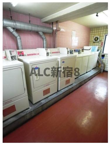 TOP中野第2のその他共用部分|玄関部　実際には反転タイプとなります。