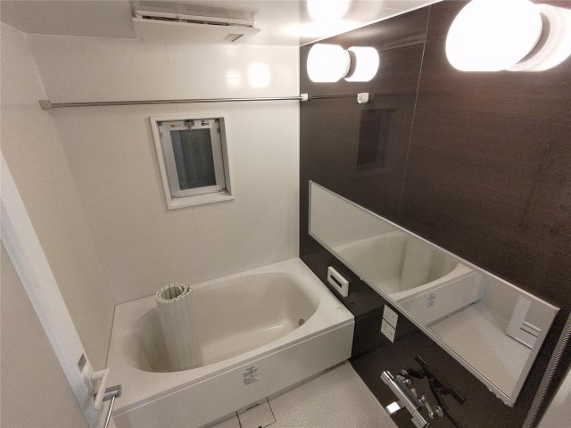 ポーラスター野中町の浴室|追い焚き・浴室乾燥機付きのお風呂です♪