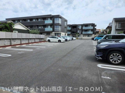【駐車場】 | プレジデント持田　B棟
