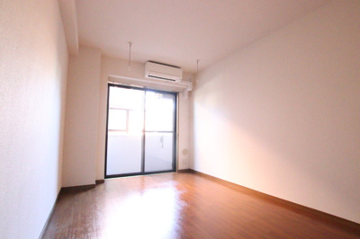 明るい印象のお部屋です