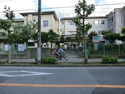 柏市立松葉第二小学校まで300m
