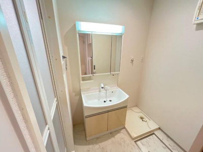 【洗面所】 | コリーヌ・リジエル | 洗髪洗面化粧台