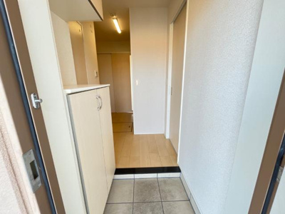 【玄関】 | コリーヌ・リジエル | 玄関