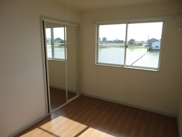 【内装】 | ジュエリー１st | 洋室