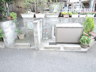 敷地内ごみ置き場