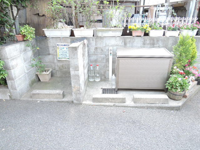 敷地内ごみ置き場