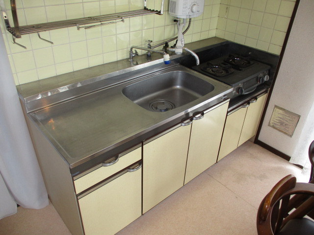 北葛城郡上牧町桜ケ丘１丁目の住宅付店舗戸建のキッチン