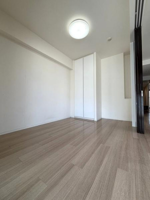 【玄関】 | ●シティハウス東京森下● | 角部屋につき共用廊下からの視線が気になりにくい玄関配置です♪