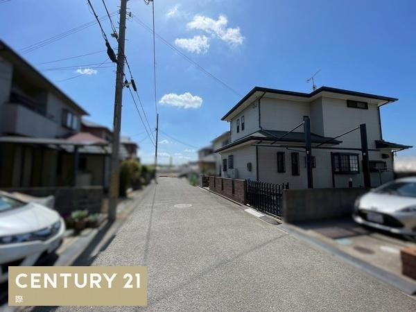 和歌山市松江　中古戸建の前面道路含む現地写真