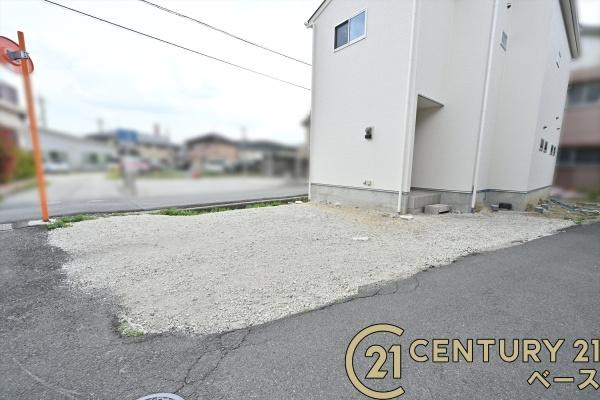 大和高田市春日町２丁目 ／新築一戸建の駐車場|■現地撮影写真■駐車スペース２台分完備！