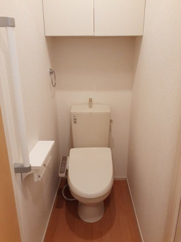 オゾラⅡのトイレ|ゆったりとした空間のトイレです