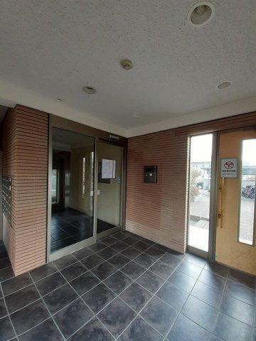 グランソレイユ西中央のエントランス
