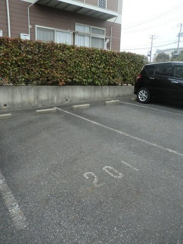 【駐車場】 | ビレッジ・レイクサイド
