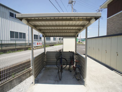 【その他共用部分】 | レジェンド・ヒルＨ | 屋根付きの駐輪場があります♪