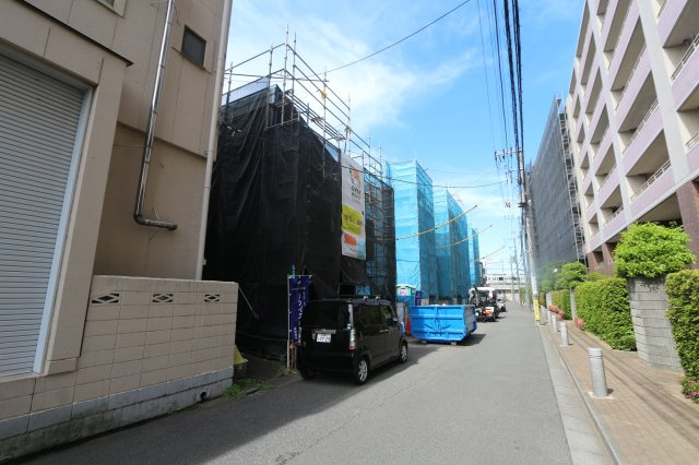 国分寺市東恋ヶ窪５丁目　の外観|北側が公道に面した、異なる魅力の全2棟です。
LDはいずれも3面採光。開放感のあるランドプランが採用されています。