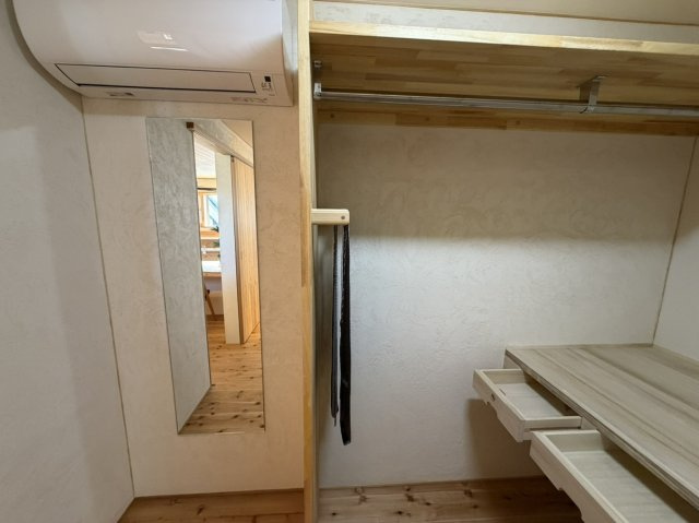 宮の台－戸建て(益城町宮園)の収納|2F洋室①　寝室にあるクロゼット内
